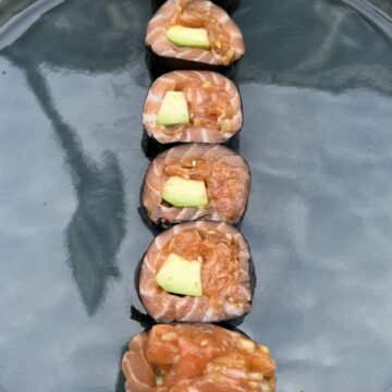 Sashimi Maki tatar z łososia 6 szt.
